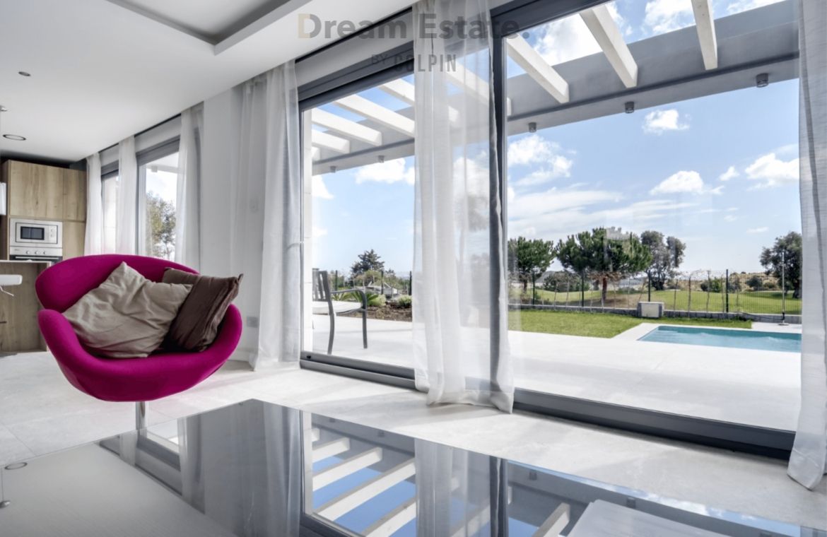 Villa's tegenover de golf met zicht op zee. foto 3