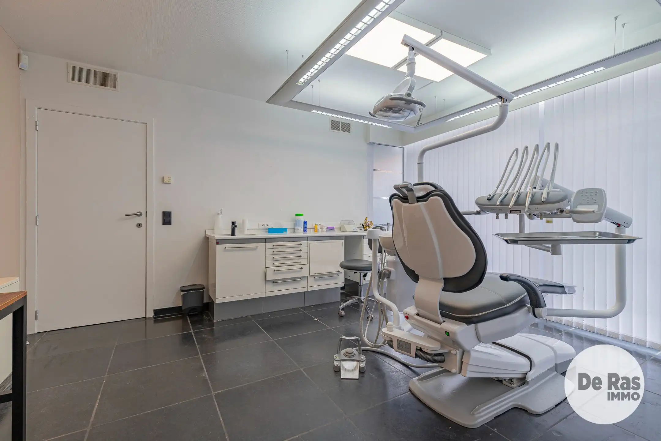 Splinternieuwe tandartspraktijk in centrum–145 m²-3 kabinetten foto 12