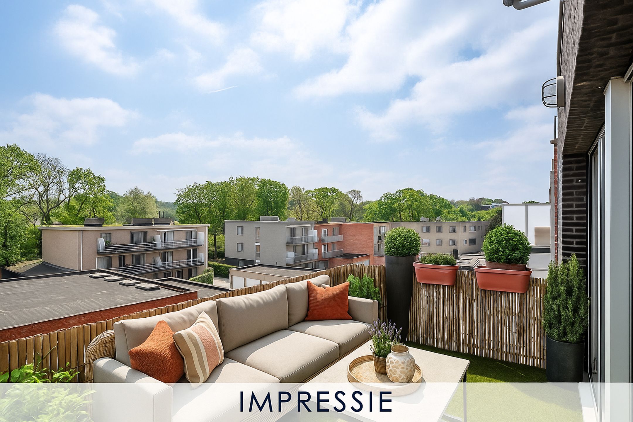 Instapklaar app. met terras, 2 slpk & 2 badk in Brasschaat foto {{pictureIndex}}