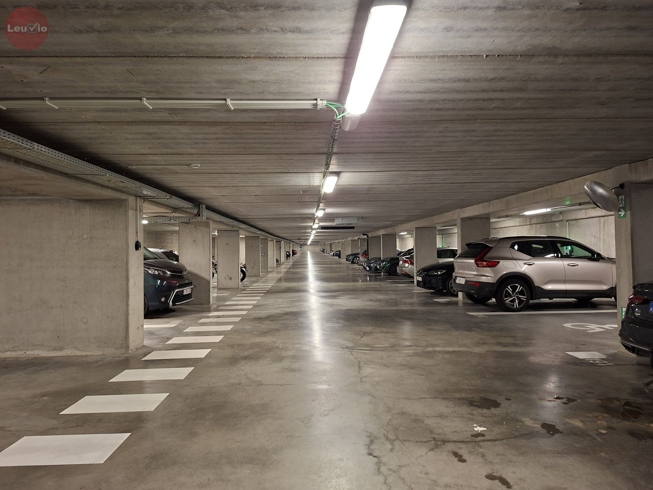 Nieuwbouw luxe appartment met autotaanplaats en fietsenberging foto 26