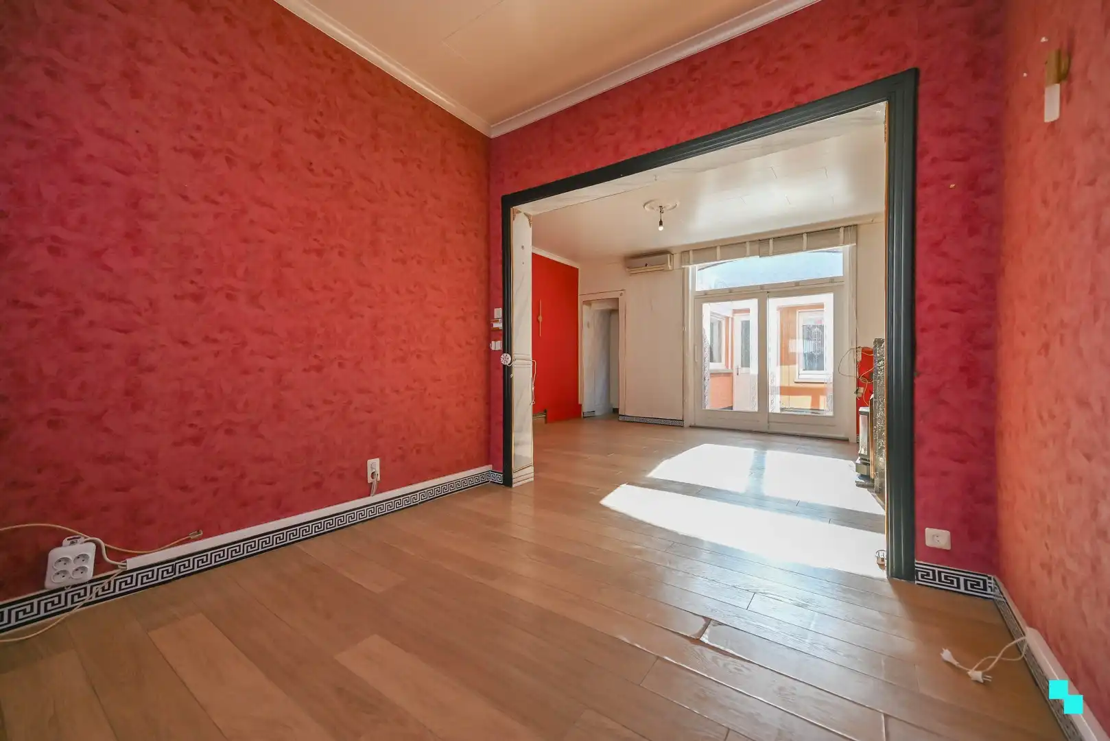 Knusse rijwoning nabij centrum Izegem foto 7