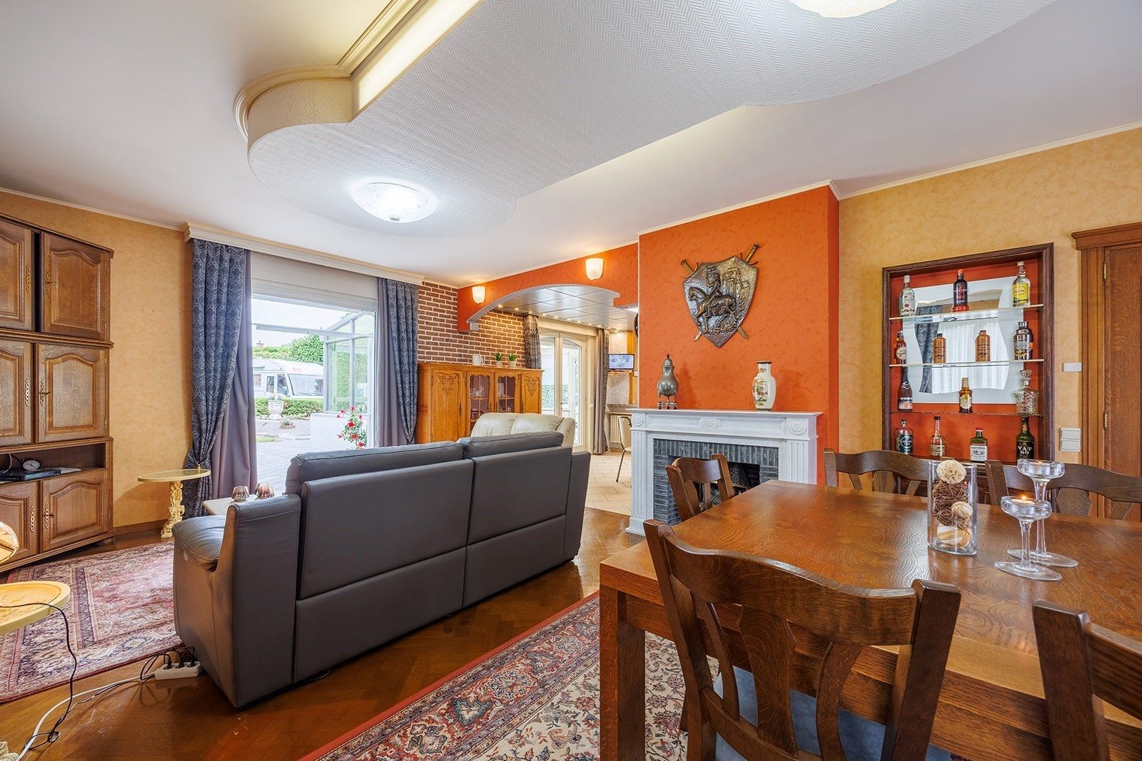 Woning met parktuin, aan het kanaal met opslagplaats van ca. 60m² foto 7