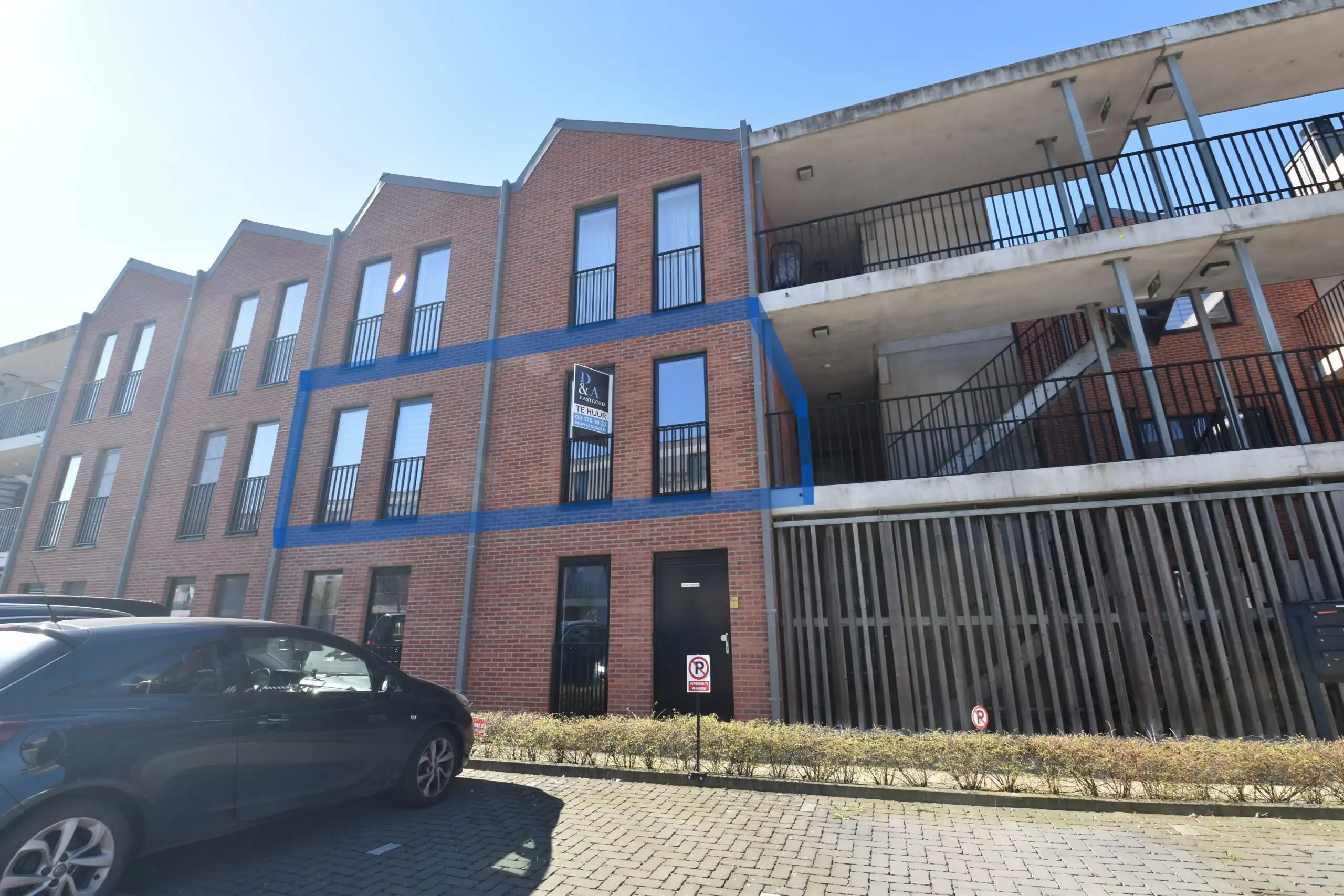 Recent energiezuinig appartement in Sint-Niklaas foto {{pictureIndex}}