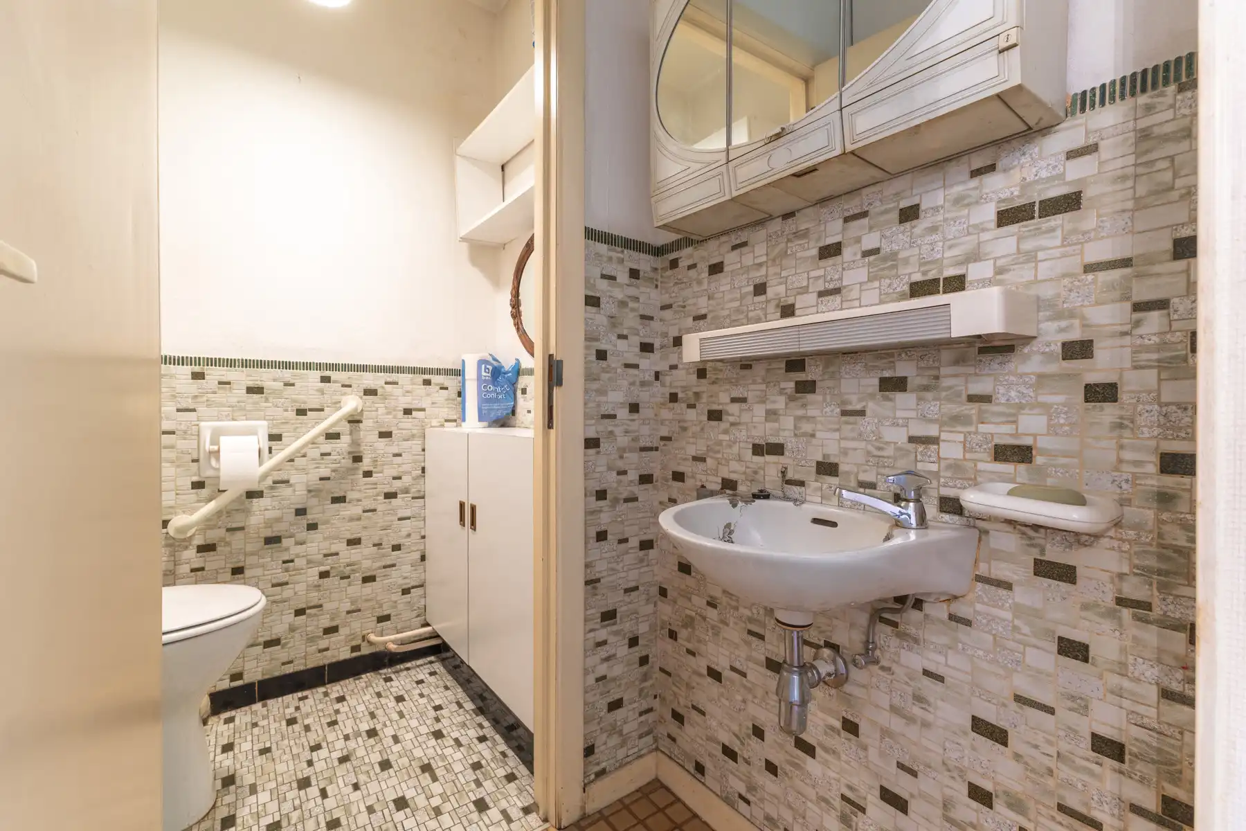 Residentieel gelegen woning met 5 slaapkamers en tuin foto 23