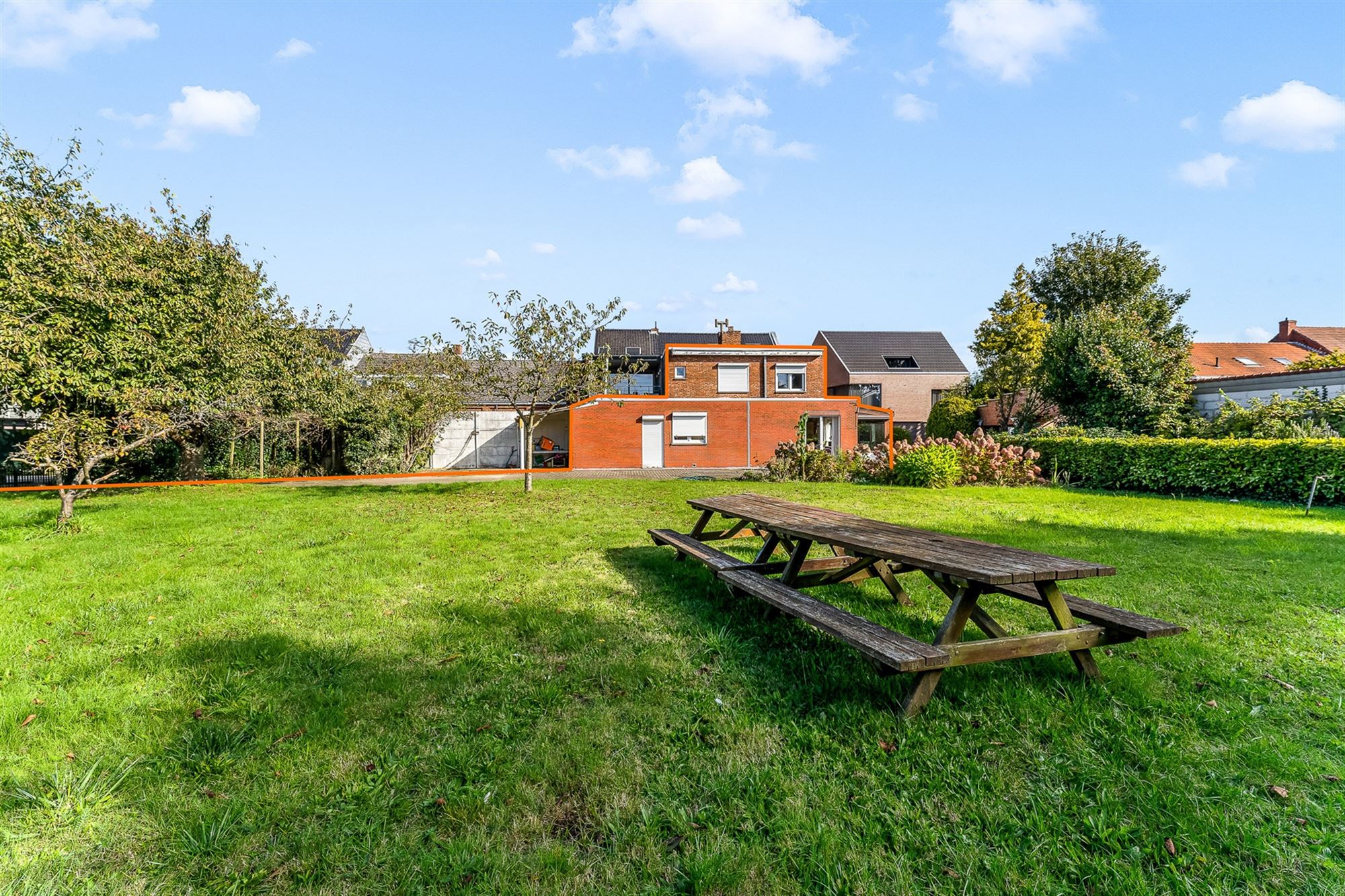 WONING OP UITZONDERLIJK PERCEEL PAL IN HET CENTRUM VAN BALEN foto 3