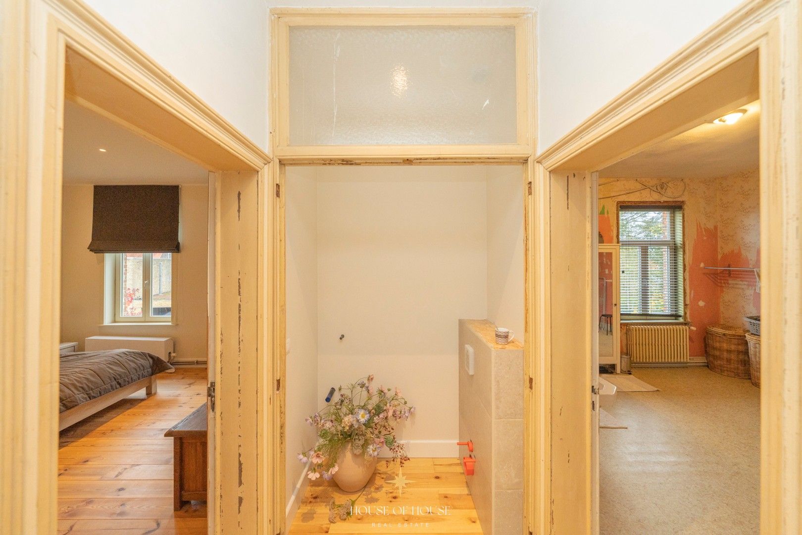 Sfeervolle pastoriewoning met uitzonderlijk potentieel zonder renovatieverplichting foto 17