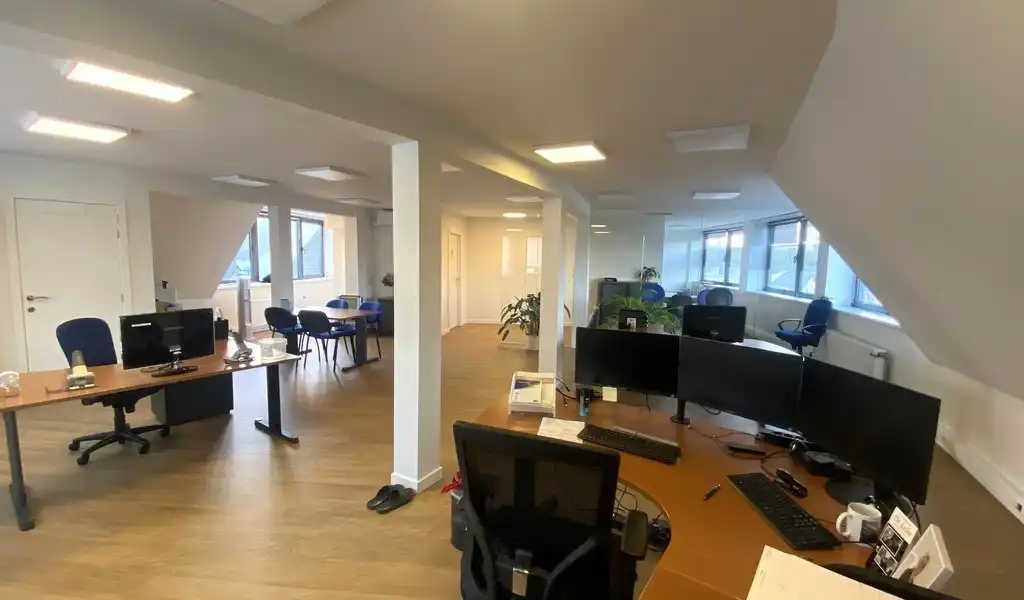 Instapklare kantoorruimte te huur vlakbij R4 in Gent foto 11