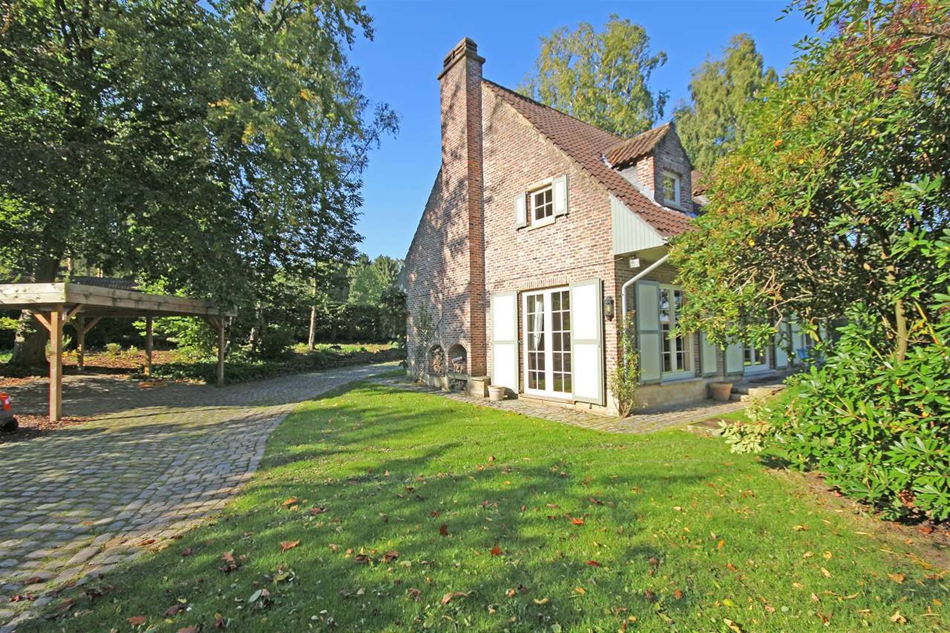 Ruime charmante villa gelegen aan de rand van het zoniënwoud foto 2