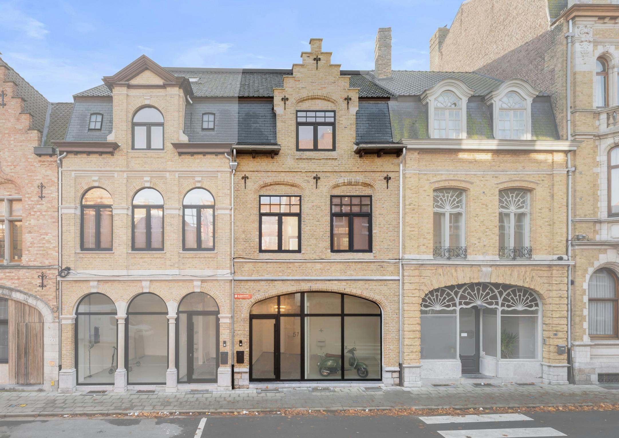 Prachtig huis te koop in Ieper centrum met 4 slaapkamers foto 2