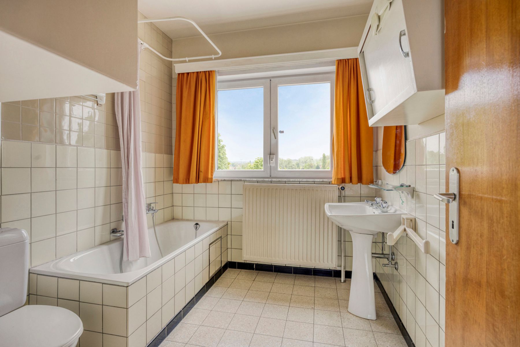 OPTIE Bel-etage woning met 4 slaapkamers, garage en tuin foto 19