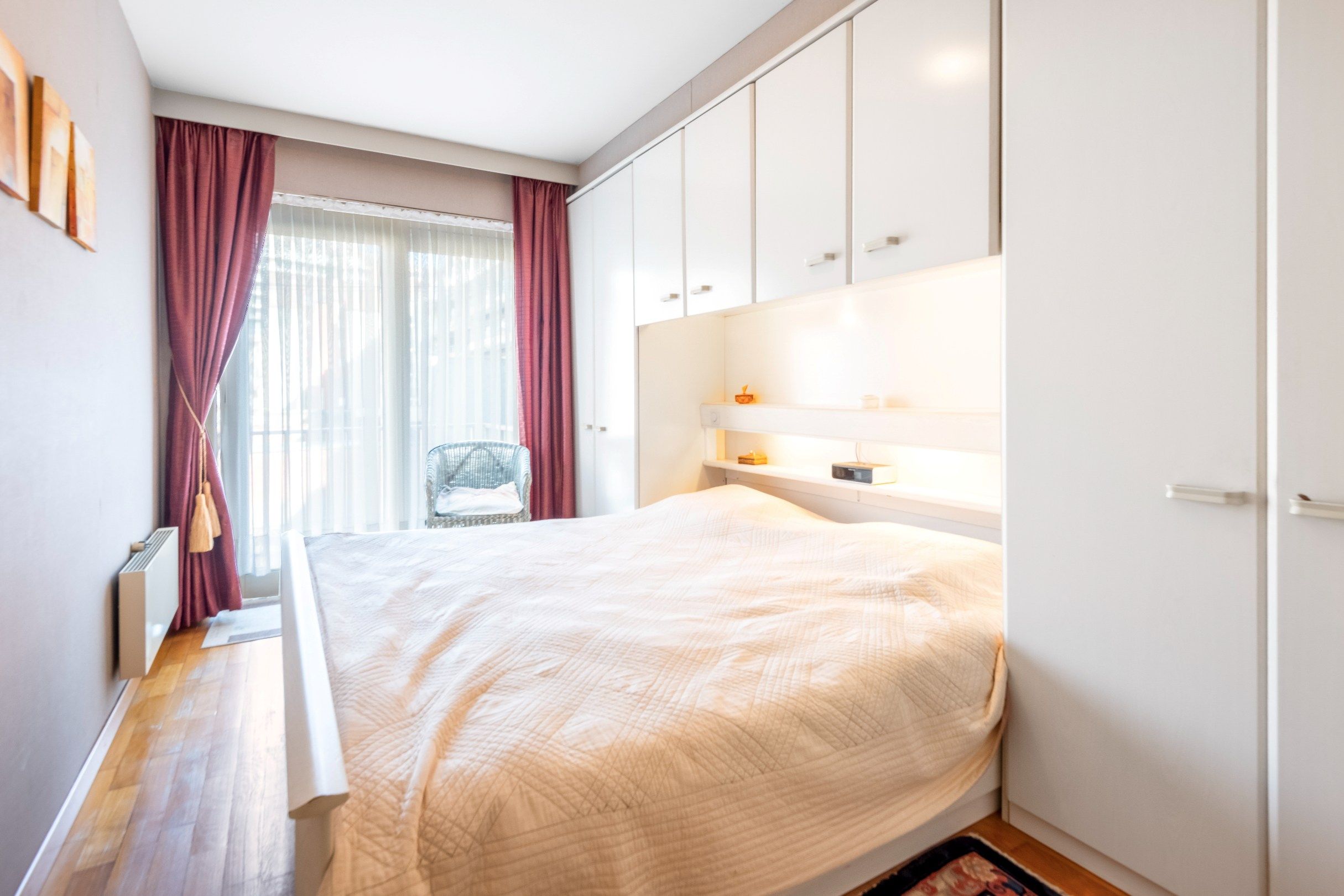 Zeer goed onderhouden zuidgericht appartement, centraal gelegen dichtbij het strand en de winkels. Parking mogelijk. foto 16