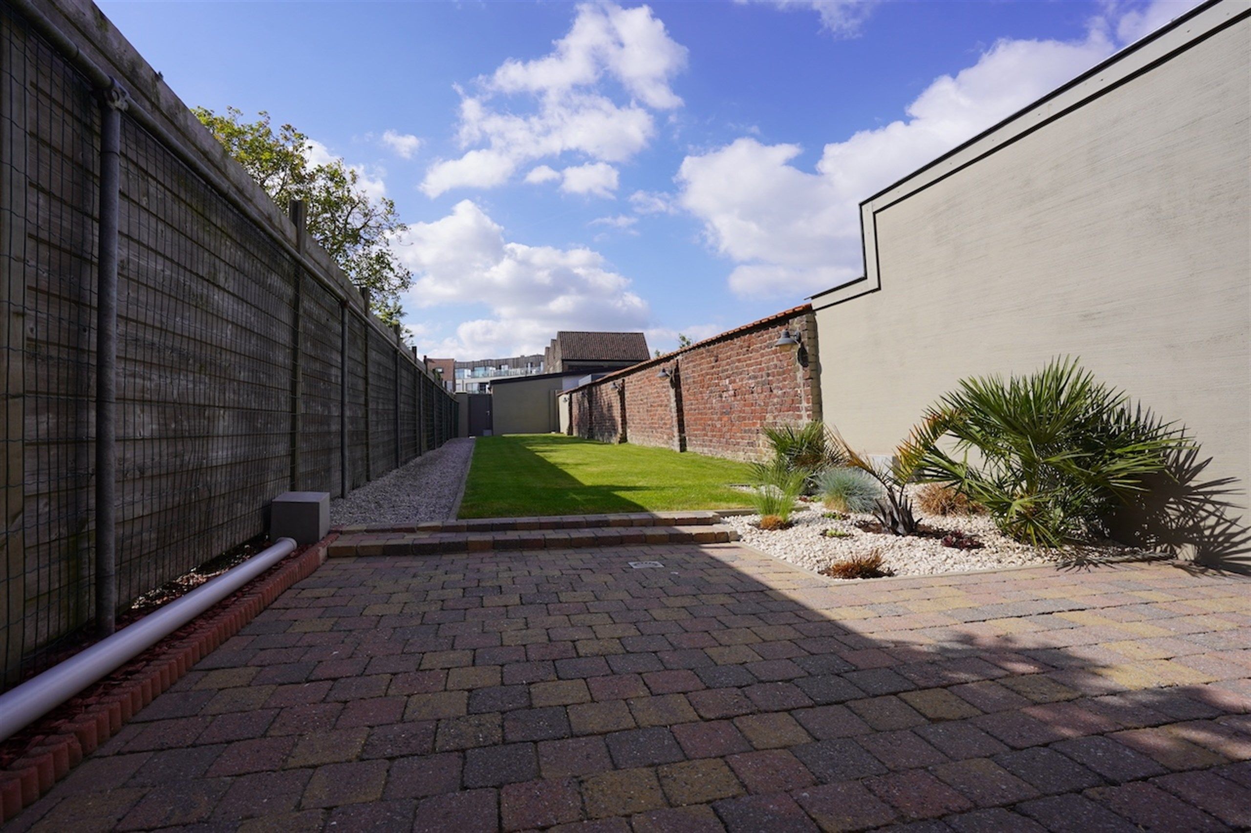 Instapklare woning met mooie tuin en privé garage achteraan foto 7