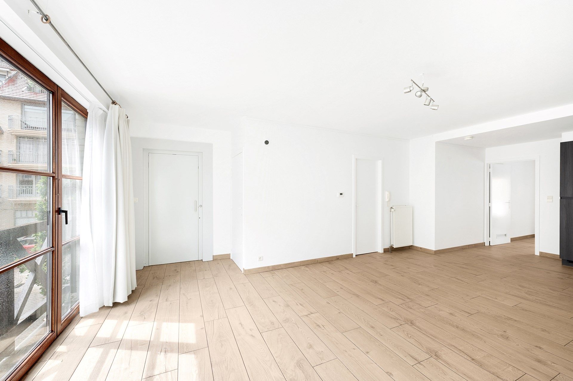 Vernieuwd appartement met terras te Heist-aan-Zee foto 4