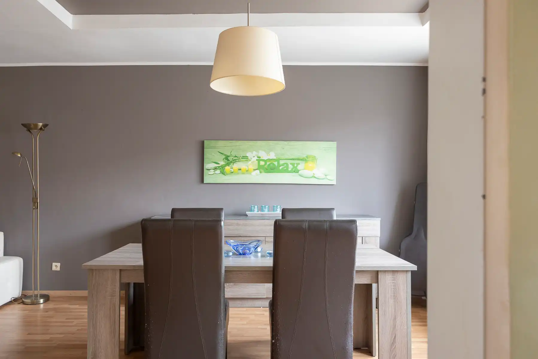 Appartement op de eerste verdieping, inclusief garage, nabij het centrum van Hoevenen! foto 8