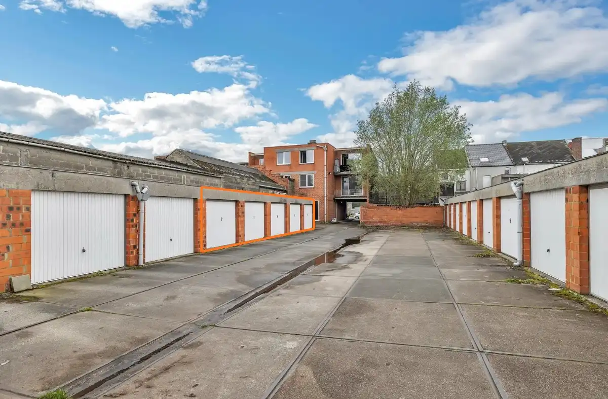 Opbrengsteigendom met 5 entiteiten en garageboxen in Aalst foto 36