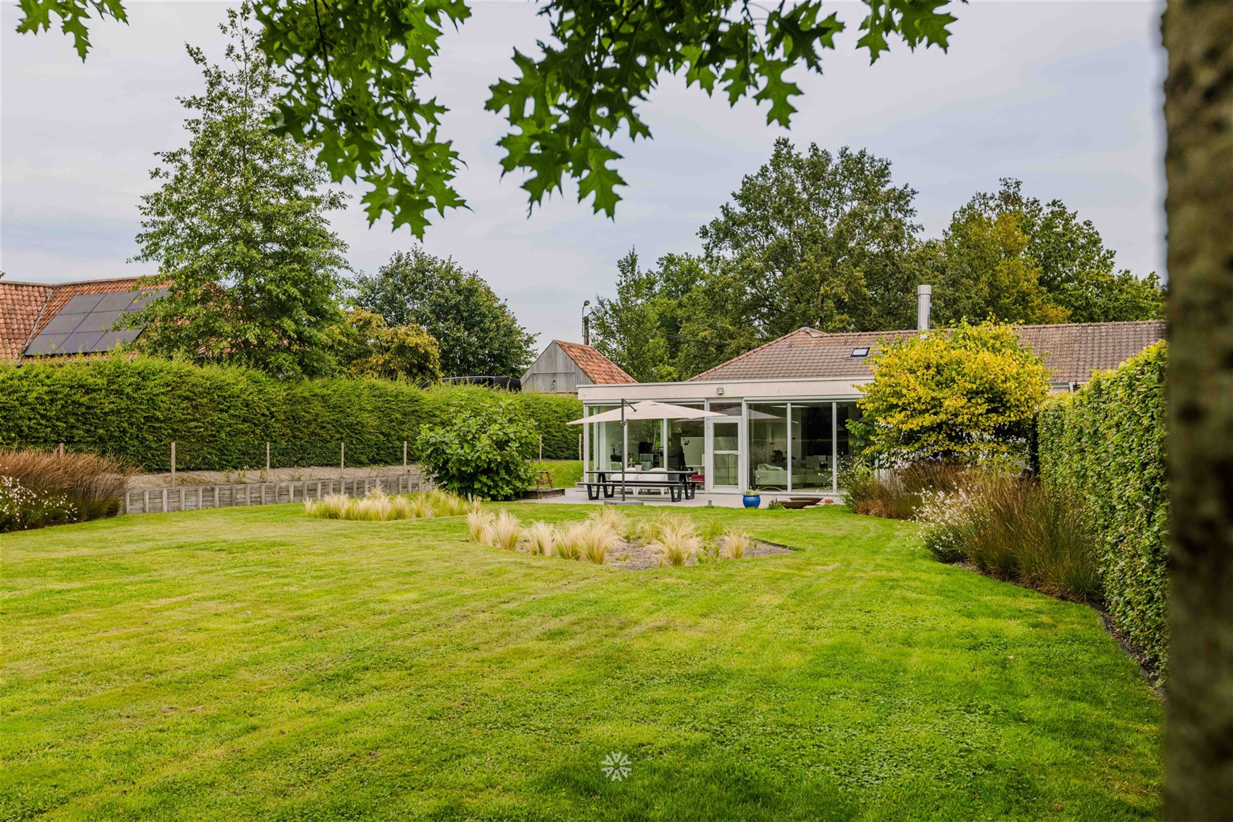 Instapklare bungalow in de pittoreske dorpskern van Wannegem-Lede foto 1