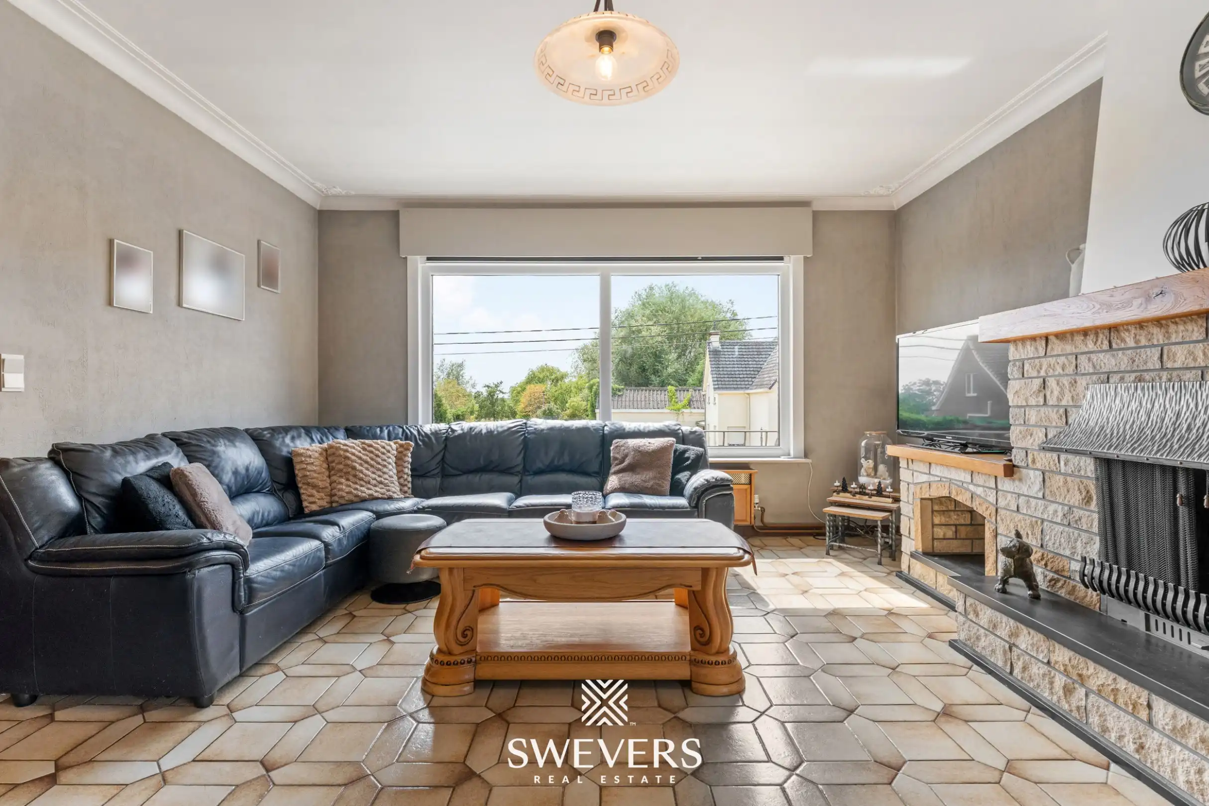 Ruime open bebouwing met 415 m² bewoonbare oppervlakte op 15a 50ca  foto 4