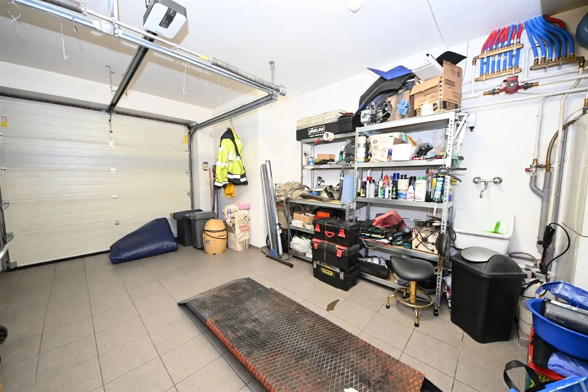 Woning met 4 slaapkamers en garage.  foto 17
