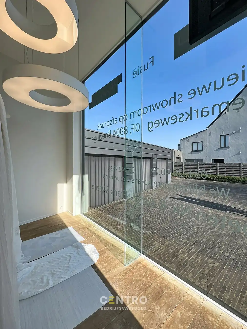 Luxueuze woning (4 slpks) + ruime showroom (of winkel, praktijkruimte, diensten, vrij beroep,...) met kantoor te Hooglede! foto 36