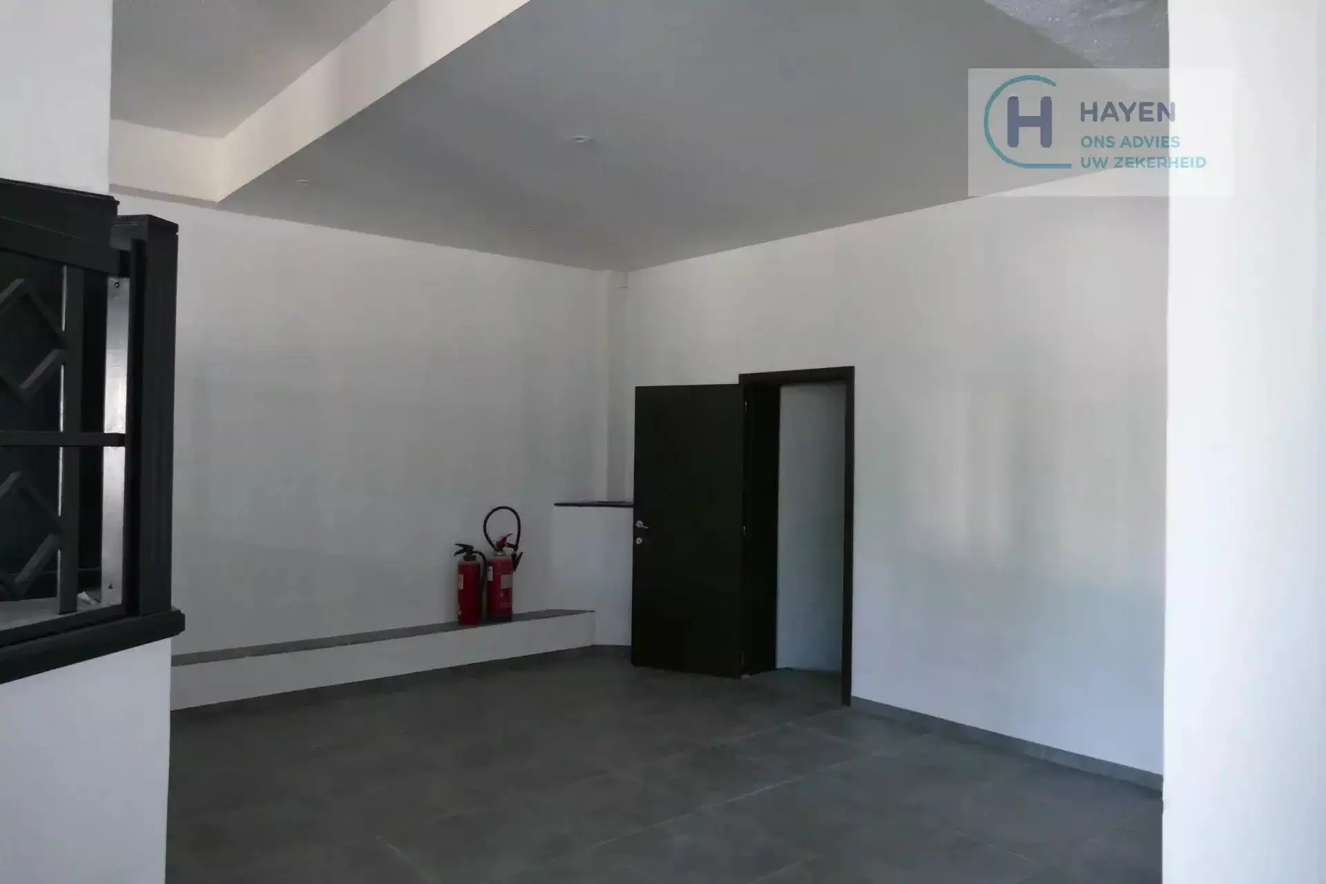 Commercieel pand met woonst en 2 studio's foto 25