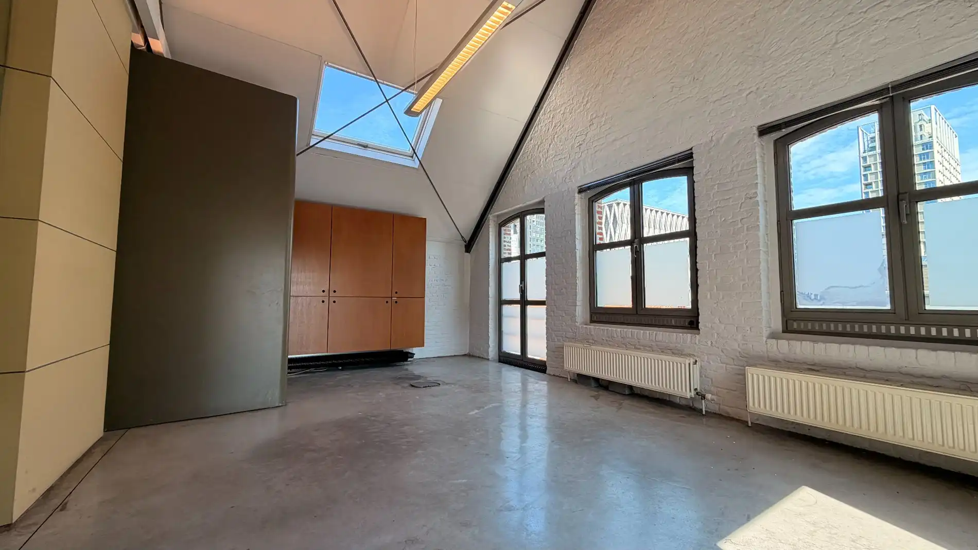 Trendy kantoor in gerenoveerd pakhuis nabij het Eilandje foto 7