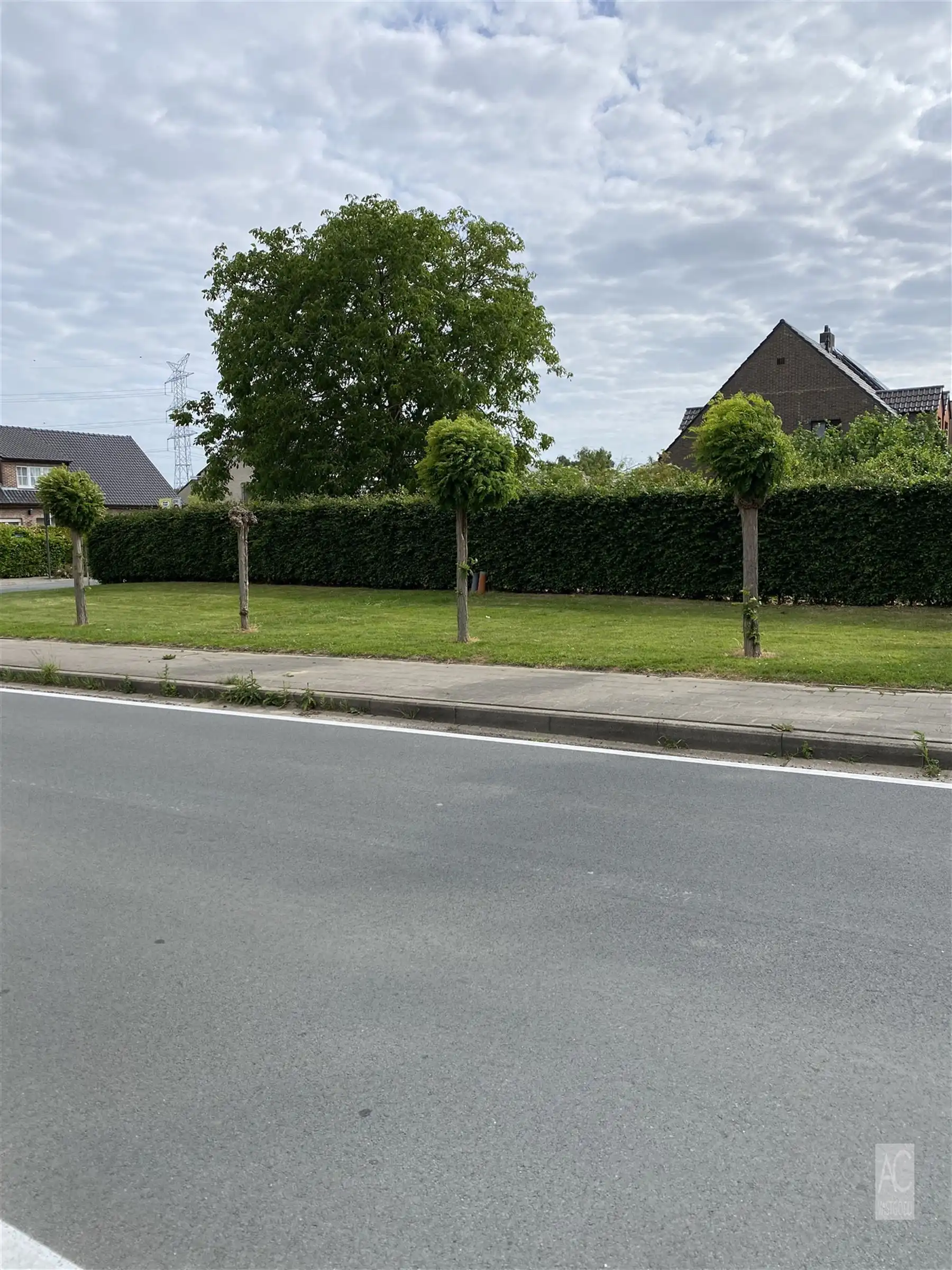 Bouwgrond op toplocatie voor open bebouwing foto {{pictureIndex}}