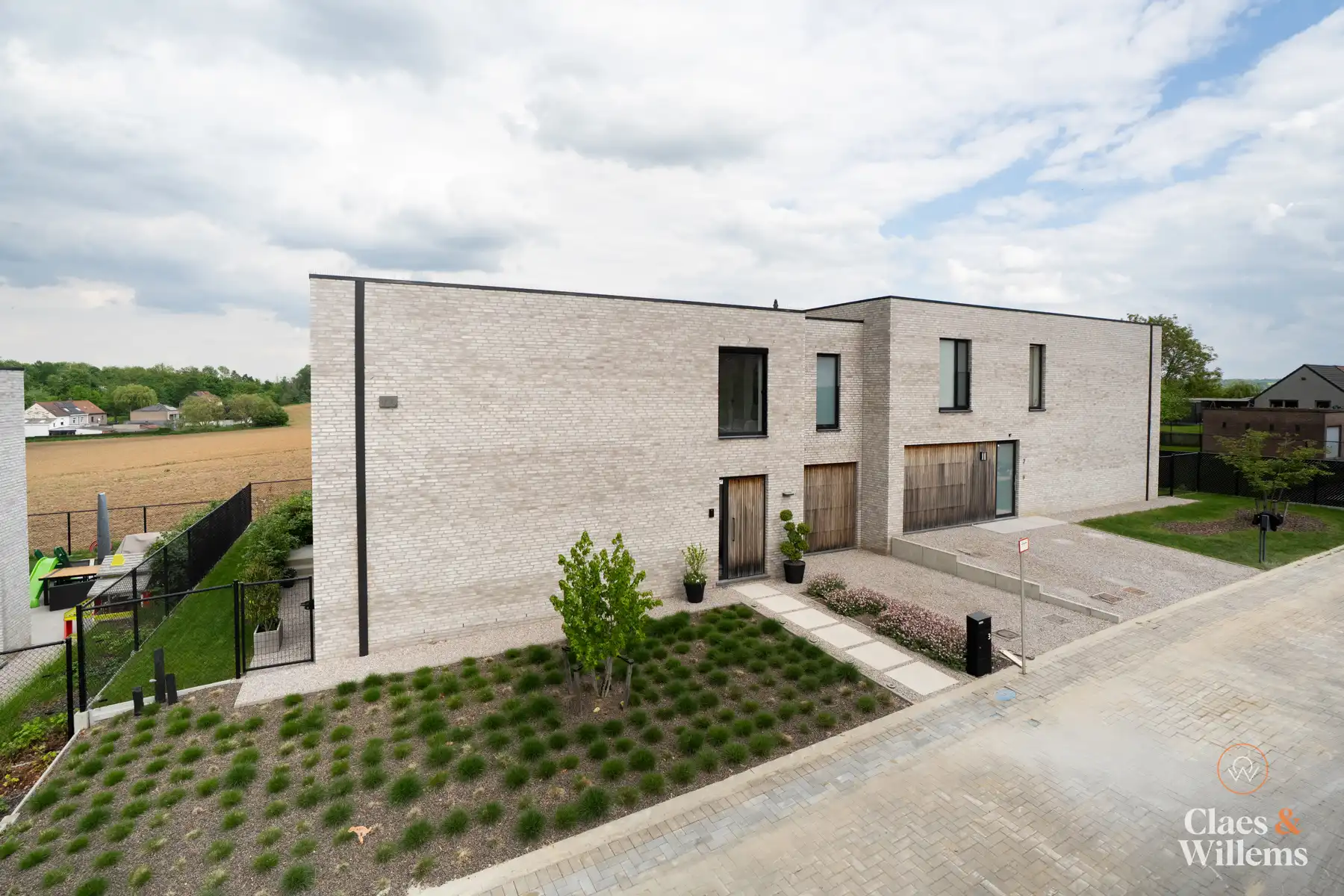 Prachtige recente woning op ideale locatie te Halle foto {{pictureIndex}}