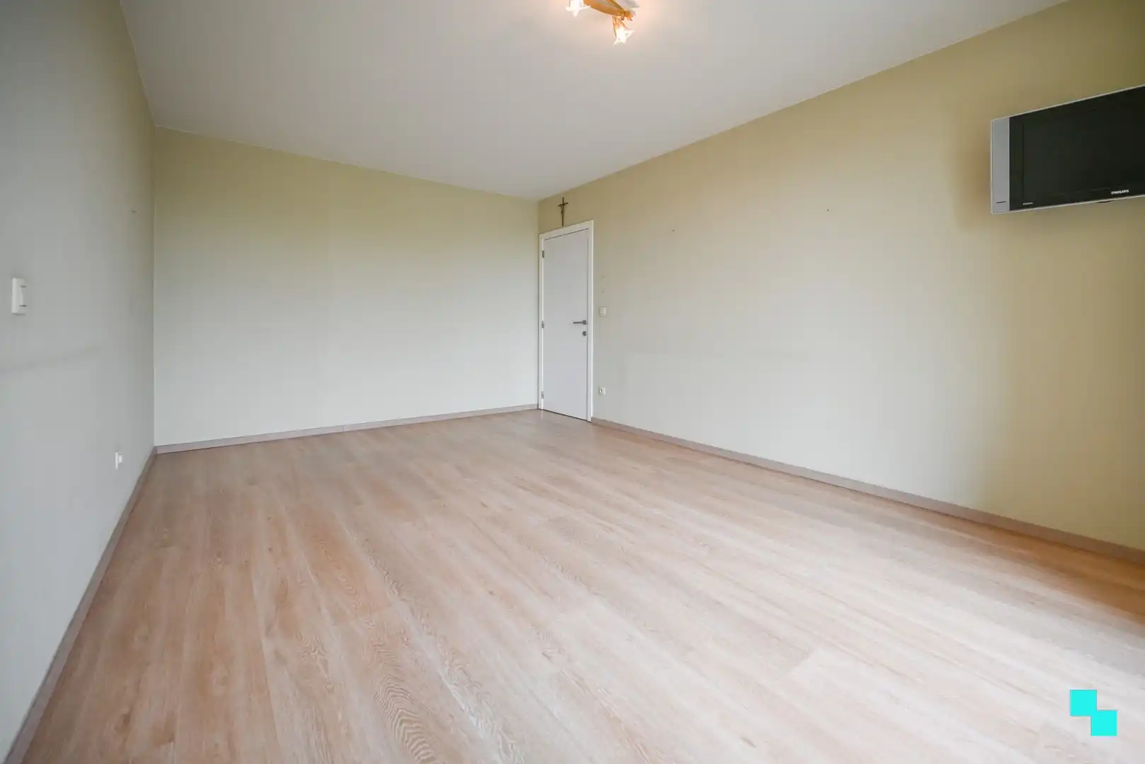 Riant 3-slaapkamerappartement met zicht op de vaart te Izegem foto 21