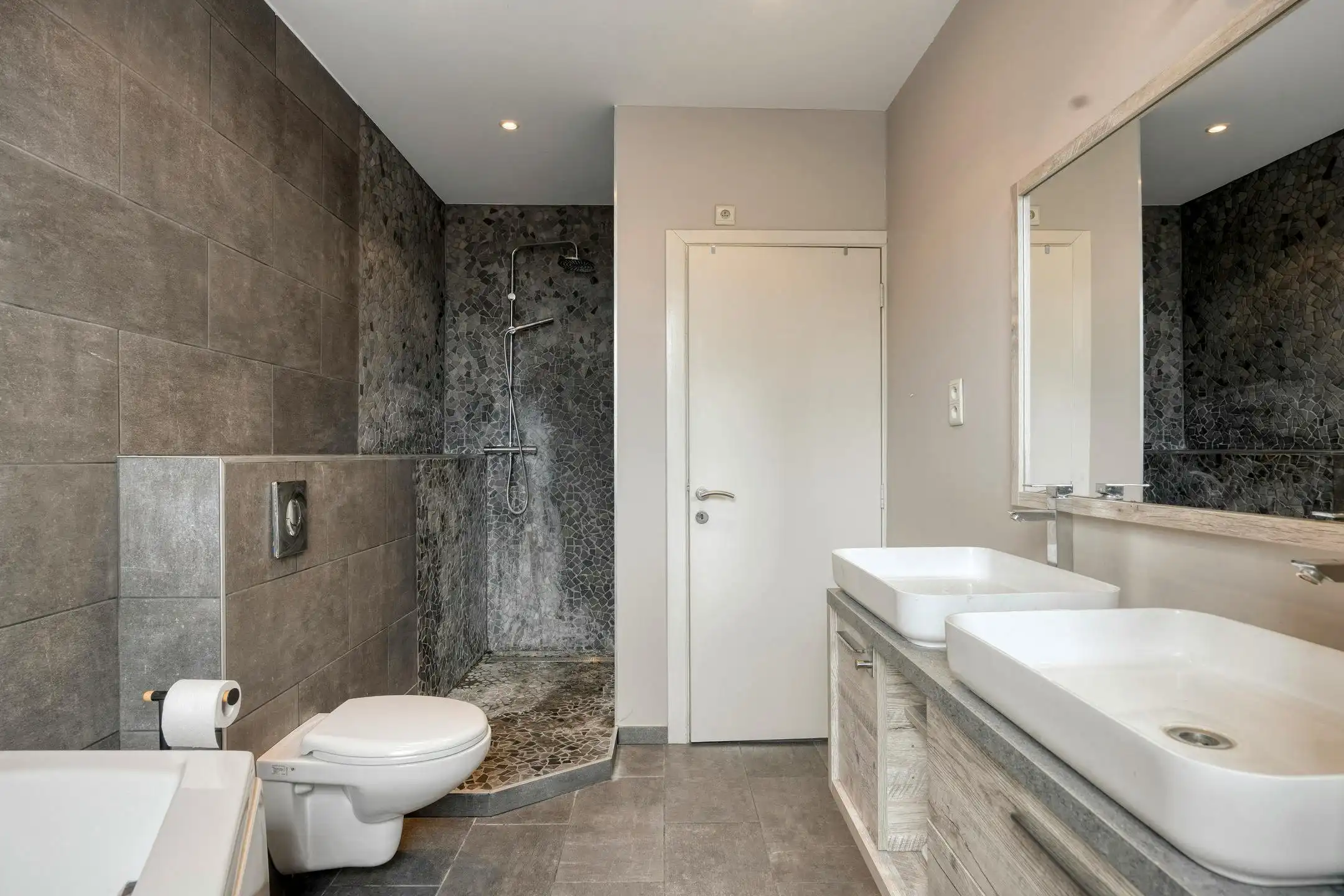 Instapklaar huis met garage en tuin nabij centrum Vilvoorde foto 22