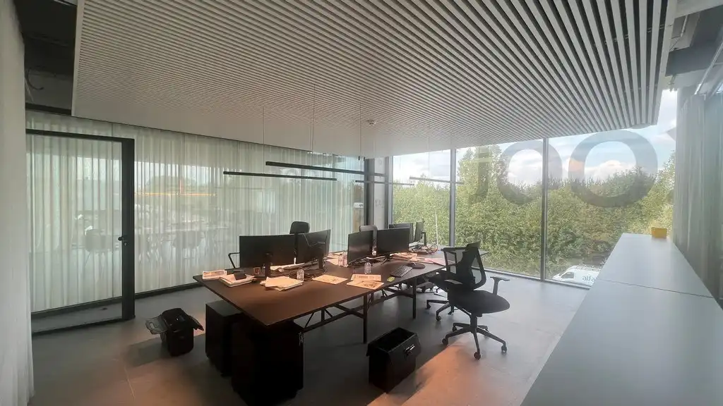 Recent magazijn te huur langs E40 in Erembodegem foto 9