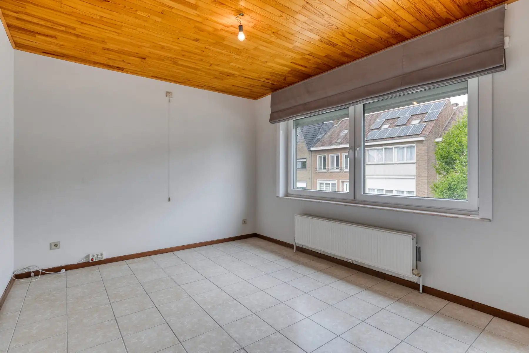 OPTIE Rustig gelegen woning met 2 garages foto 8