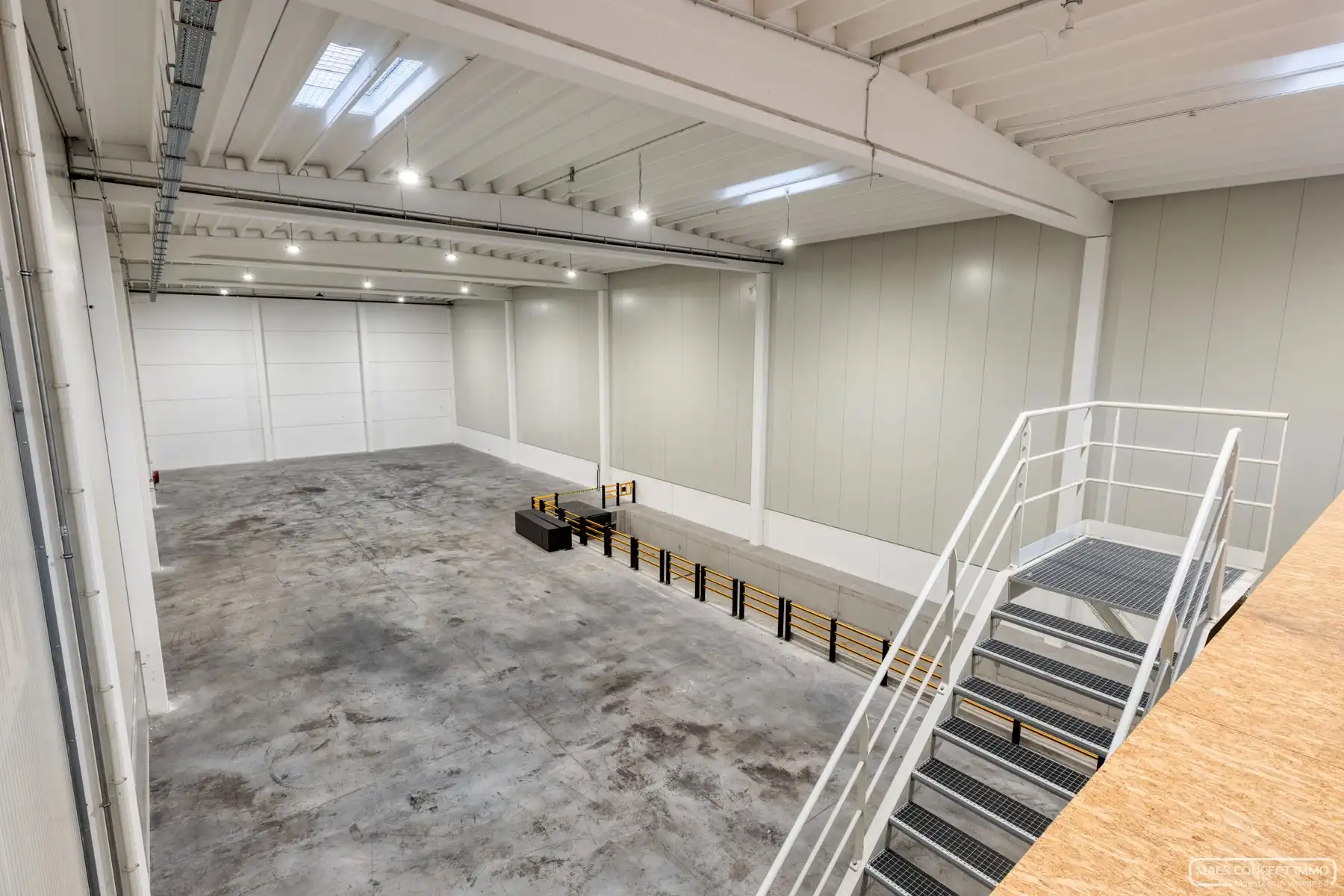 Nieuwbouw magazijn te koop van 1084 m2 bij E17 en Waregem centrum foto 7