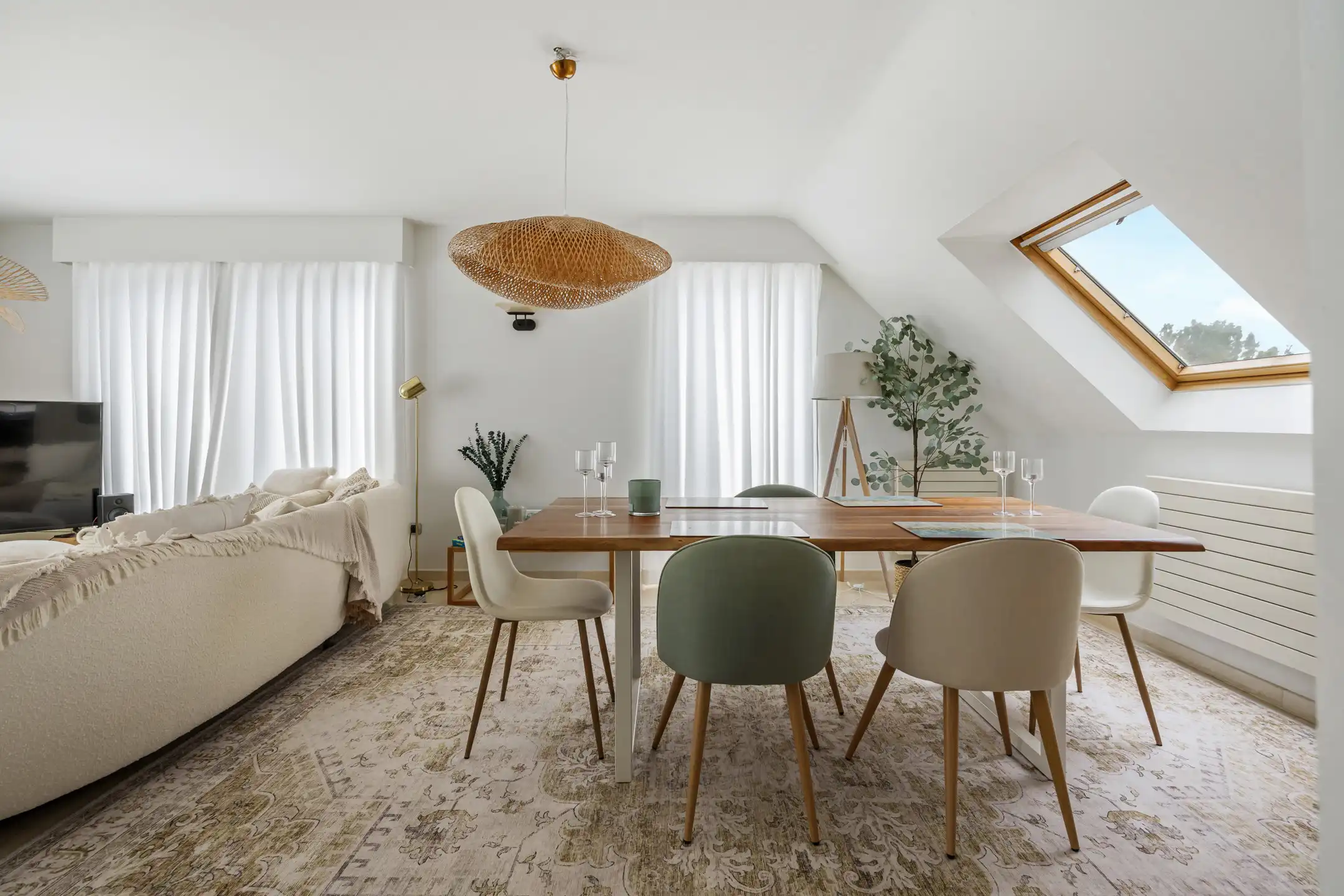 Centrale residentie met handelsruimte te Bilzen foto 4