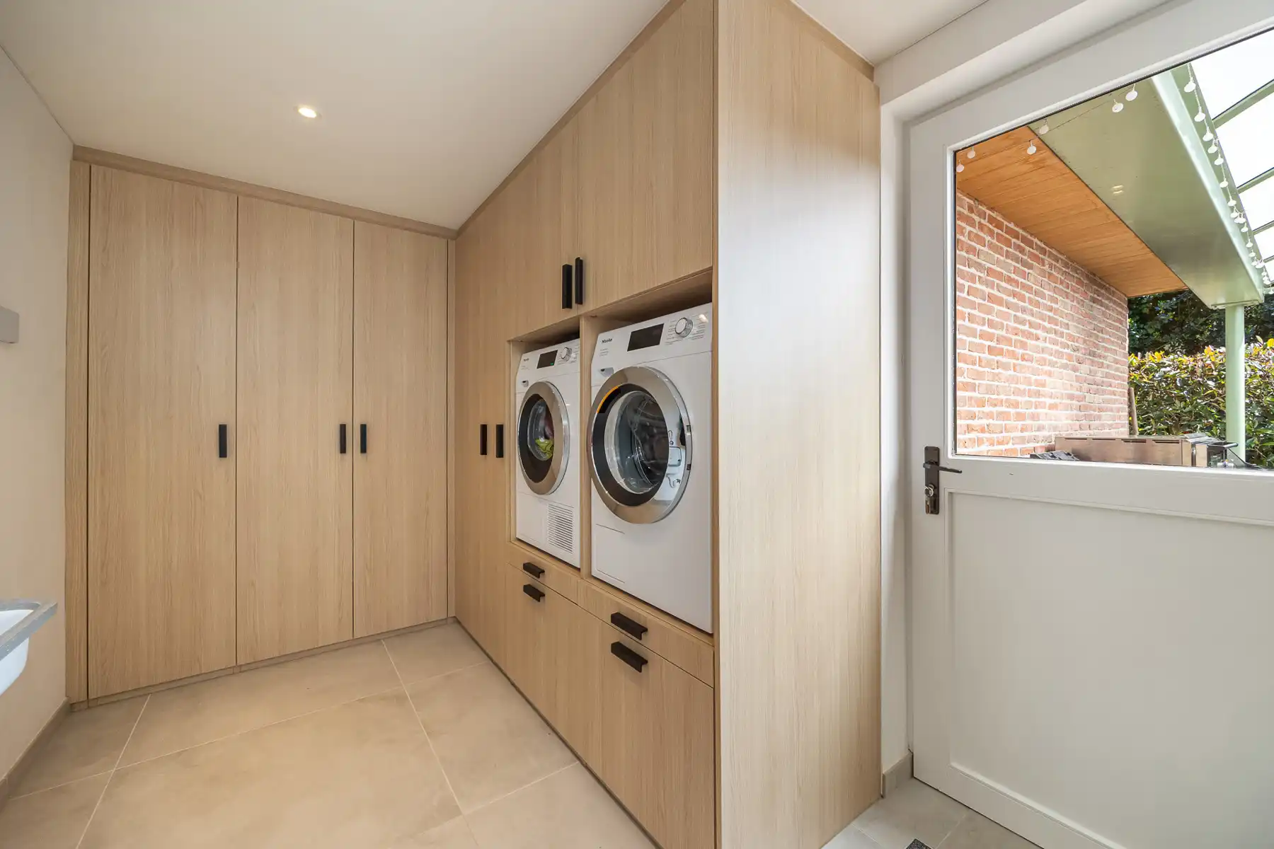 Gerenoveerde villa met 6 slpk, praktijk, zwembad op 1.867m² foto 14