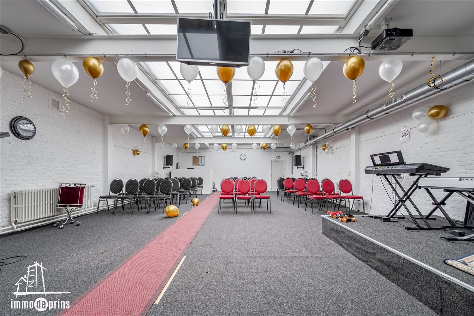 Kantoorgebouw voor diverse doeleinden foto 4