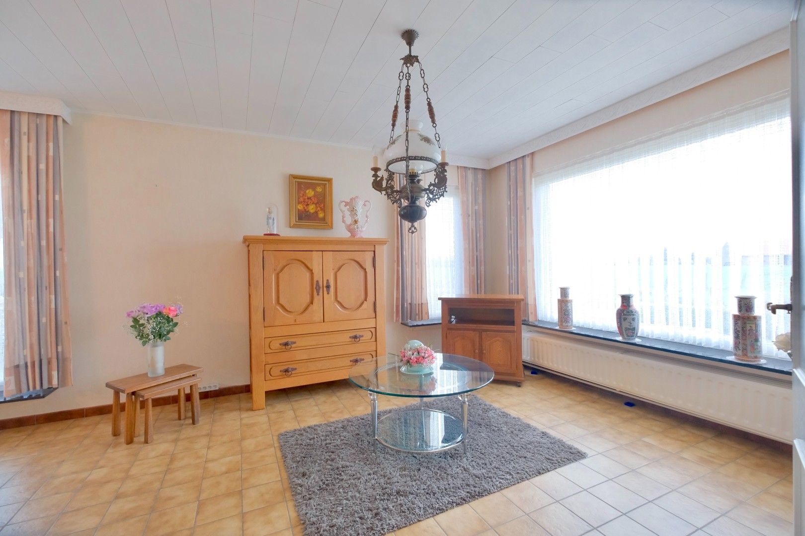 Rustig gelegen bungalow met 3 slpks en garage op 800 m²! foto 3