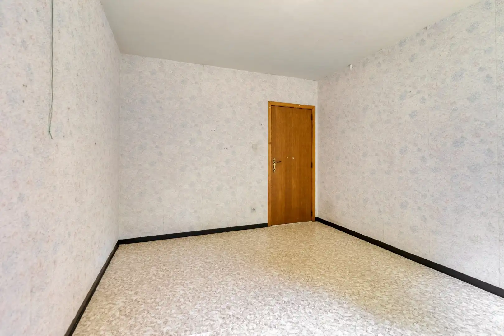Te renoveren woning met 4 slpks, rustig gelegen in Hulsen op 3.675 m² !  foto 18