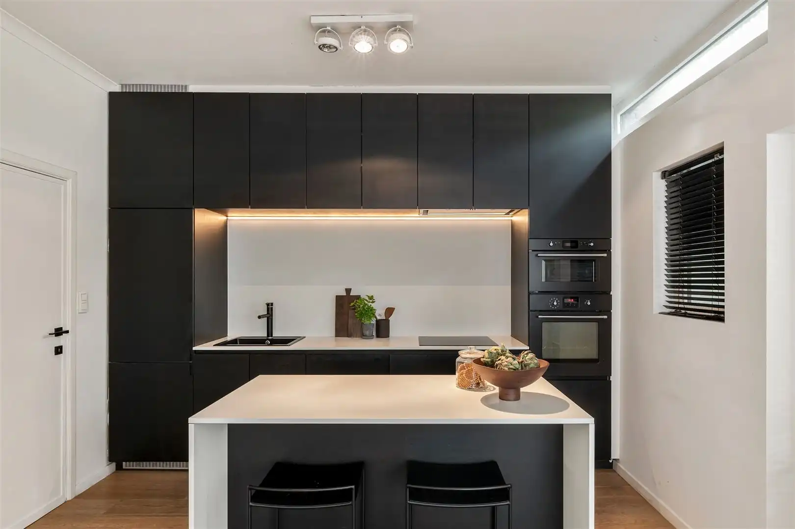 Halfopen woning met tuin en garage in Mariaburg foto 8