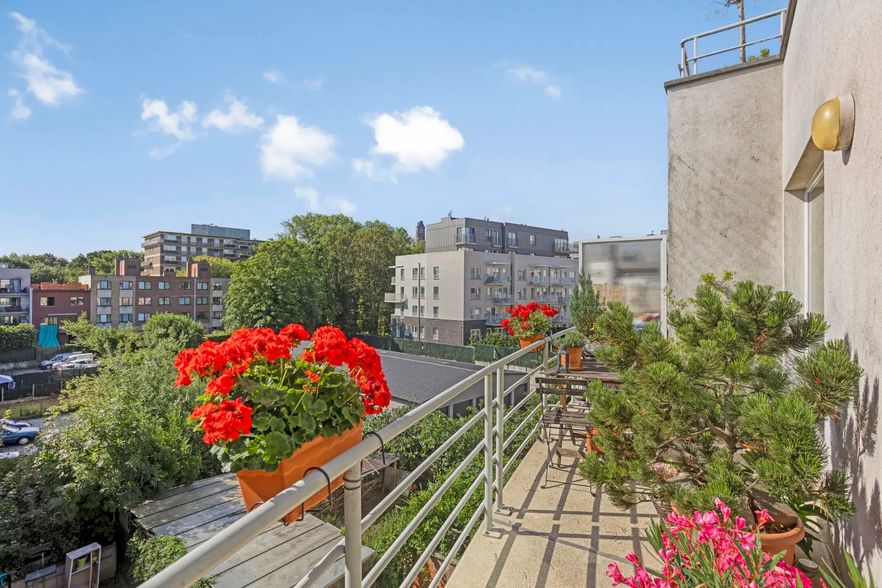 Instapklaar 3-slaapkamerappartement met ruim terras foto {{pictureIndex}}