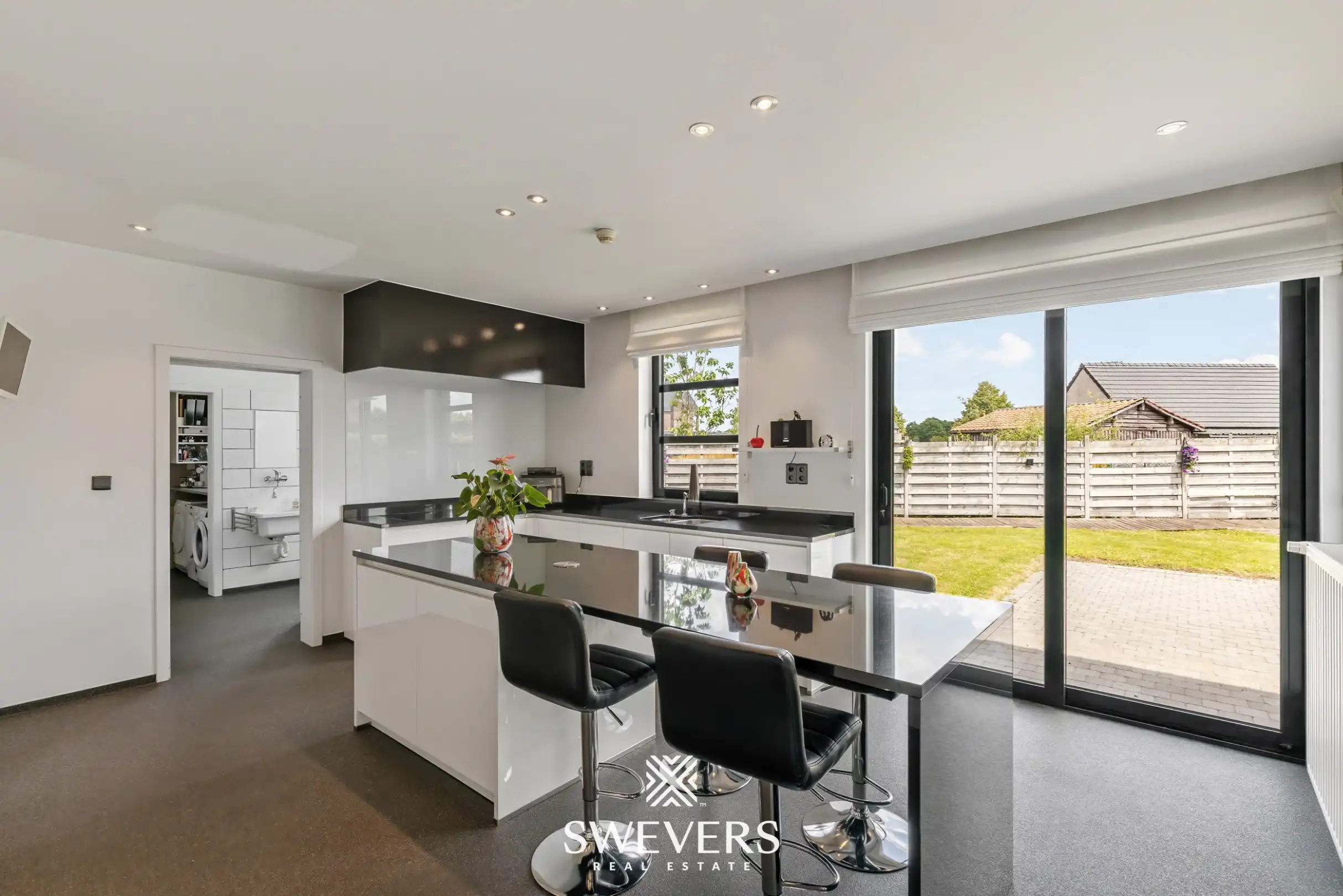 Ruime instapklare woning met 5 slaapkamers en praktijkruimte foto 11