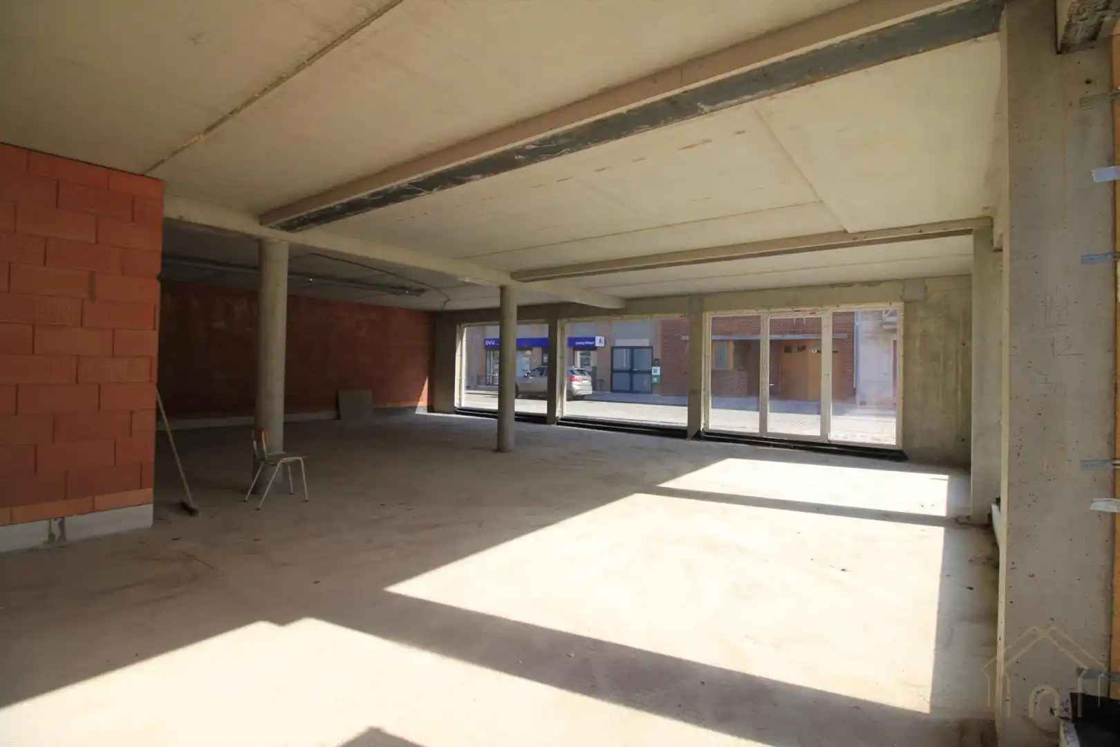 CASCO handelsruimte 155m² centraal gelegen foto 2