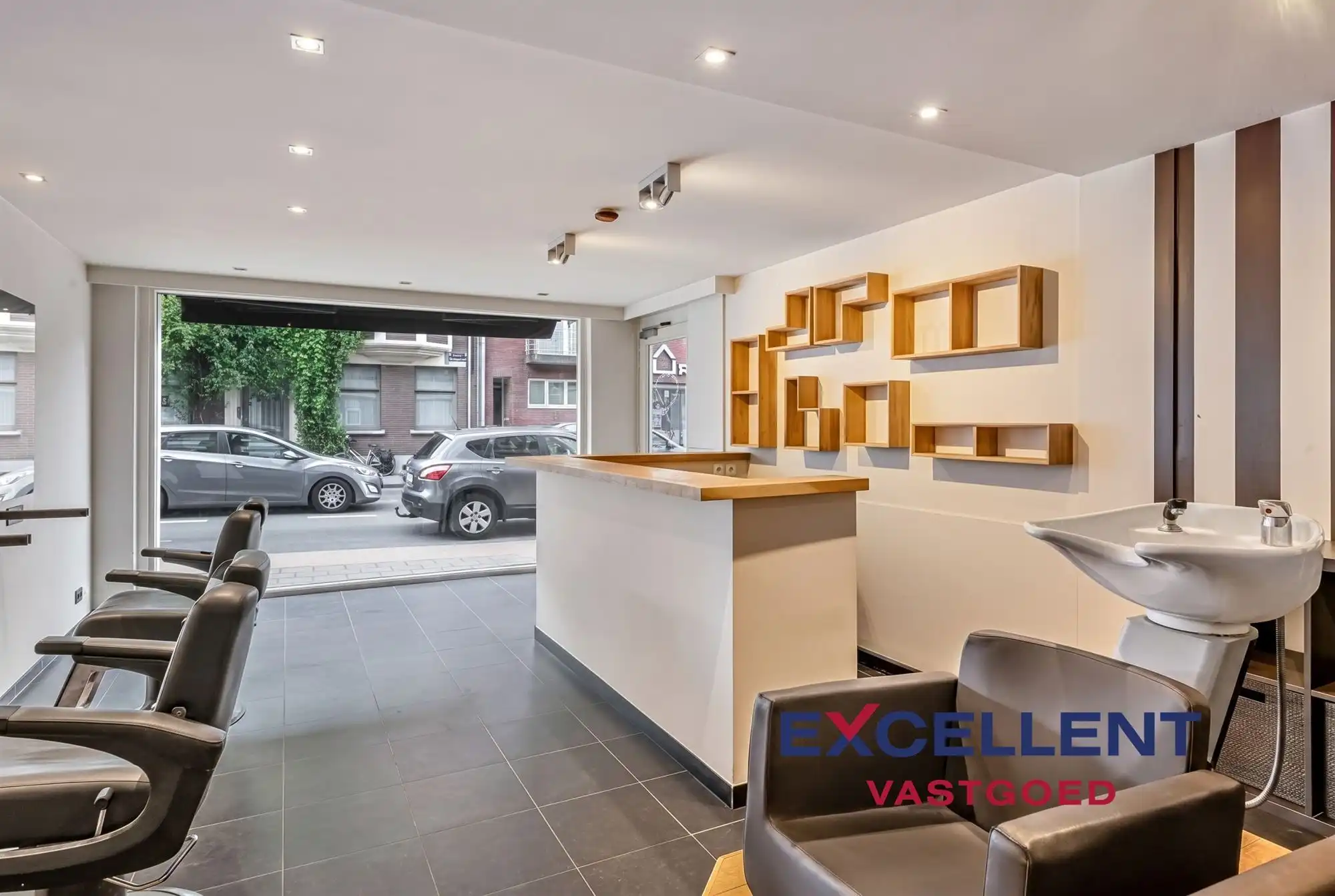 Commerciële handelsruimte in het centrum van Deinze te huur foto 7