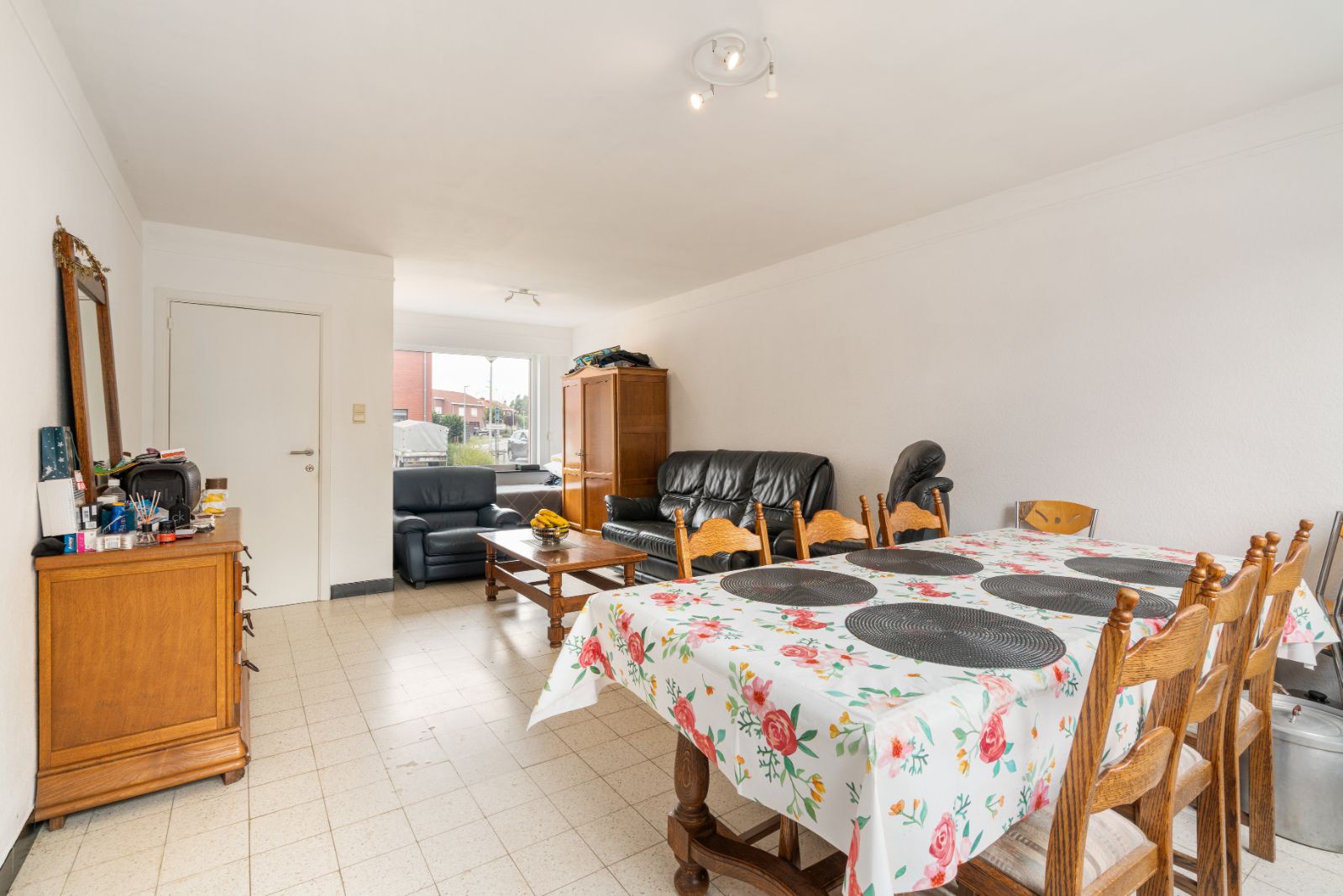 Charmante gezinswoning te koop in centrum Ardooie! foto 4