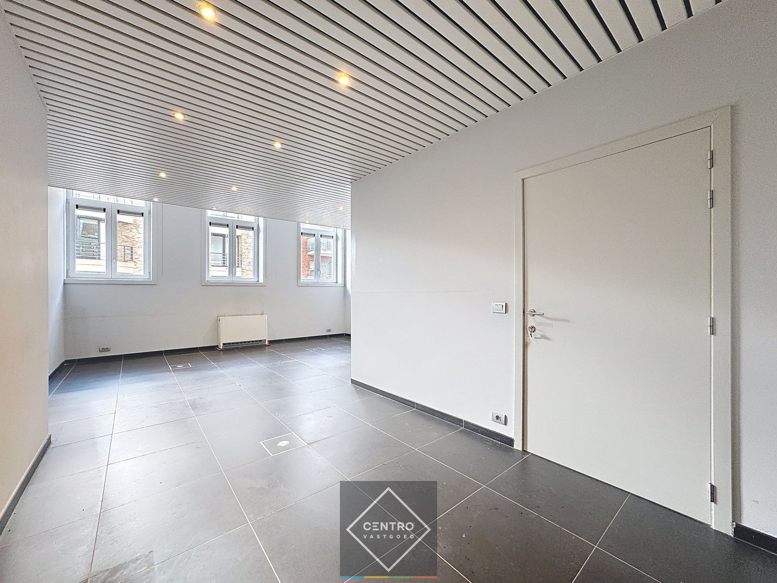 Centraal gelegen kantoor met mogelijkheid tot ruime garage! foto 10