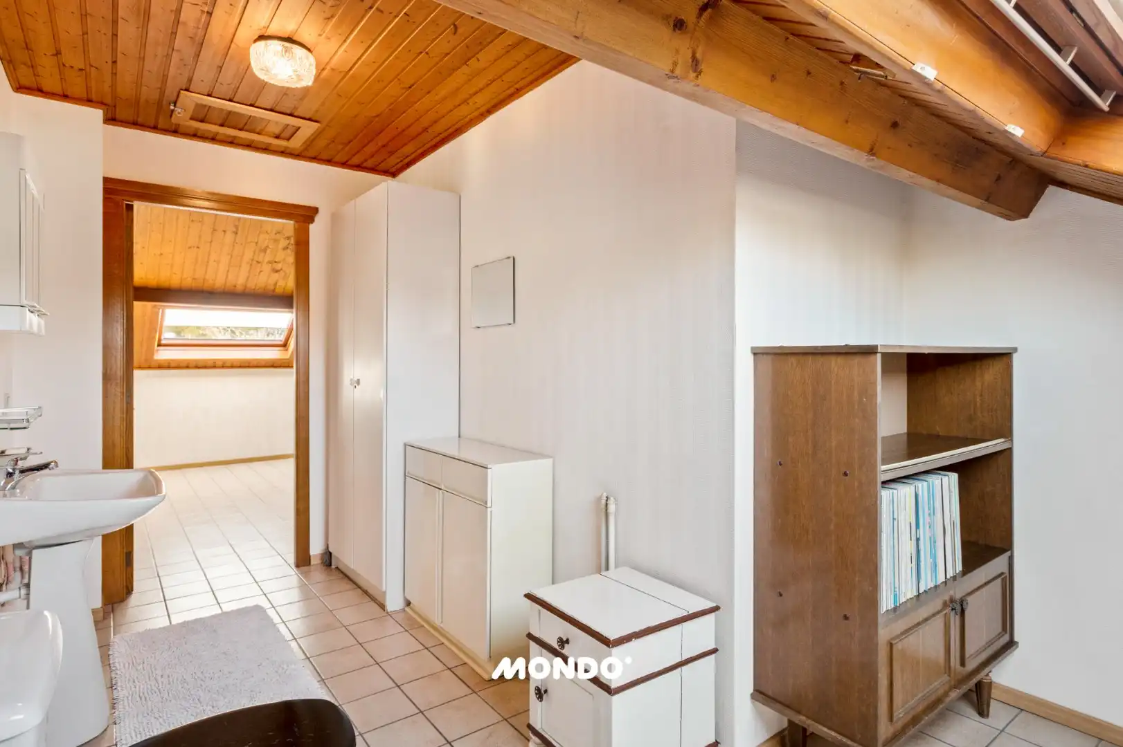 Landelijke woning met 4 slaapkamers en een ruime tuin in een groene omgeving! foto 19