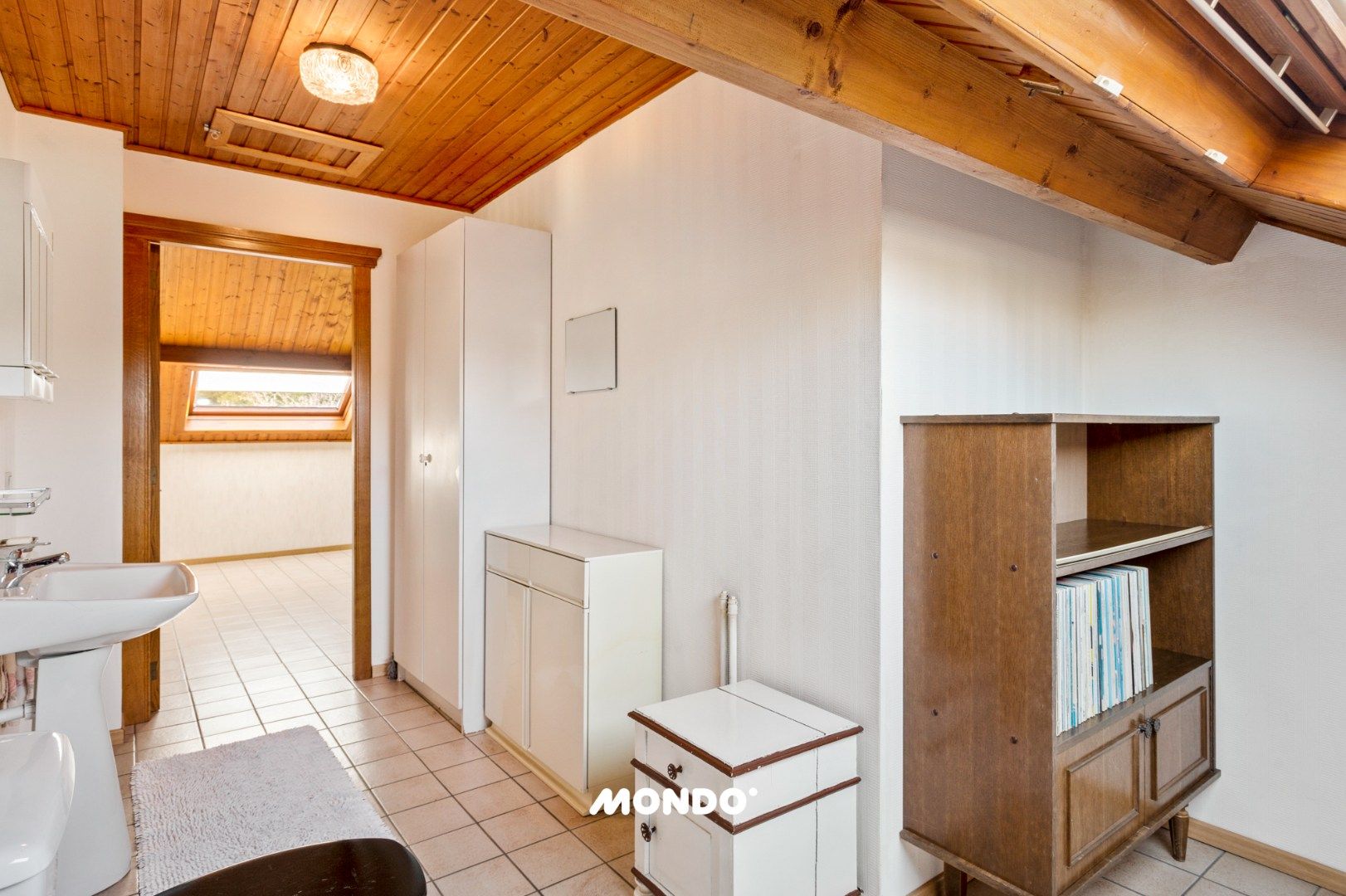 Landelijke woning met 4 slaapkamers en een ruime tuin in een groene omgeving! foto 19