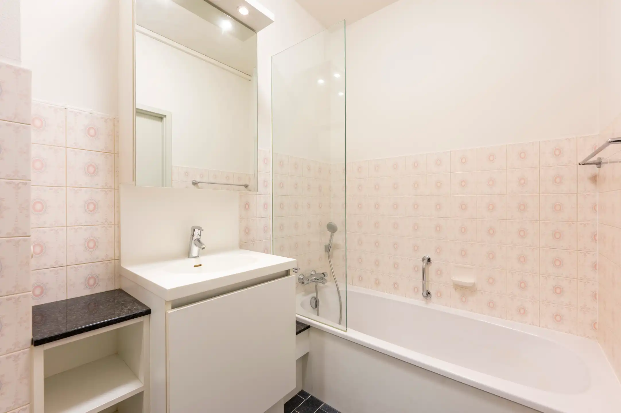 Instapklare studio met uitzicht & balkon in centrum foto 10