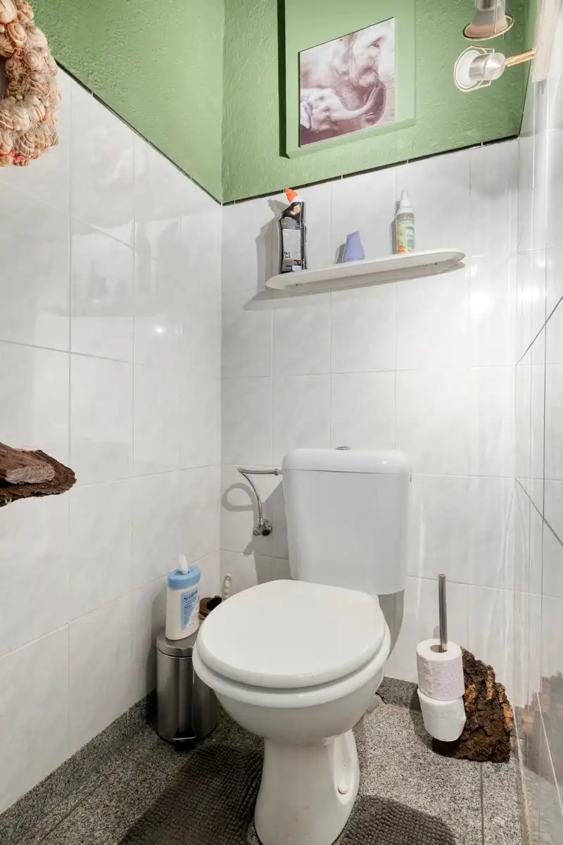 Prachtig alleenstaand 2-slaapkamer appartement met carport. foto 12