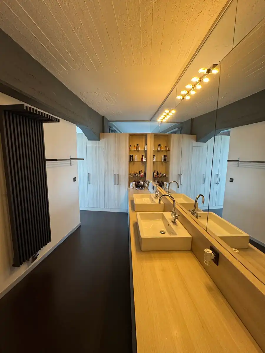Unieke loft met 2 slaapkamers, terras en zicht op de vaart foto 16