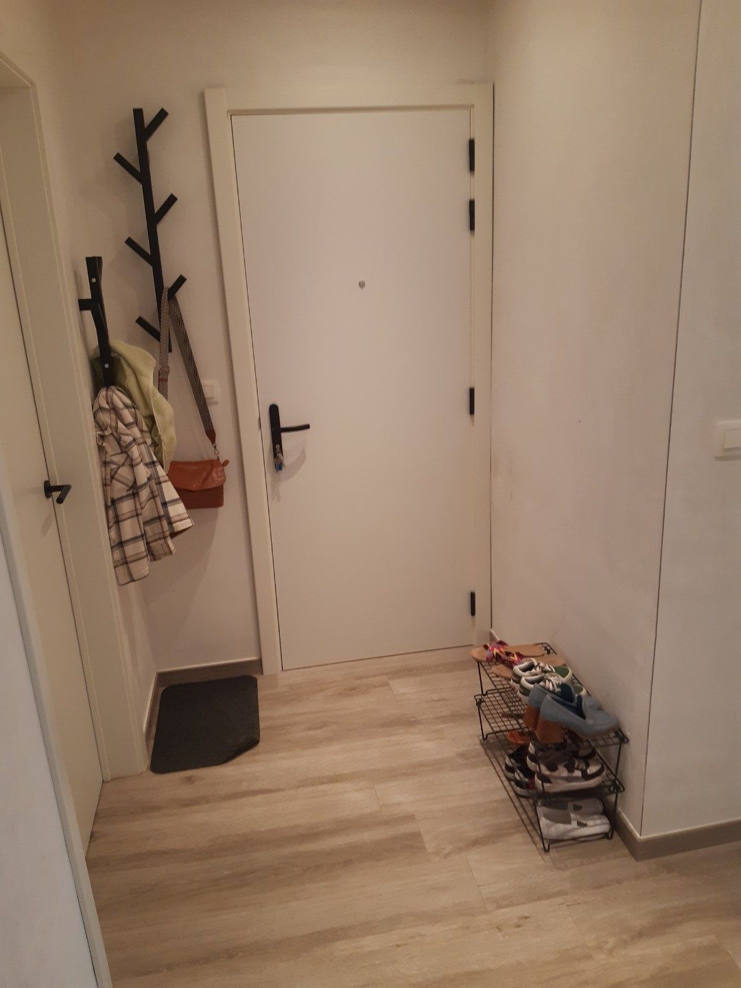 BEN-appartement met terras en tuintje. foto 24